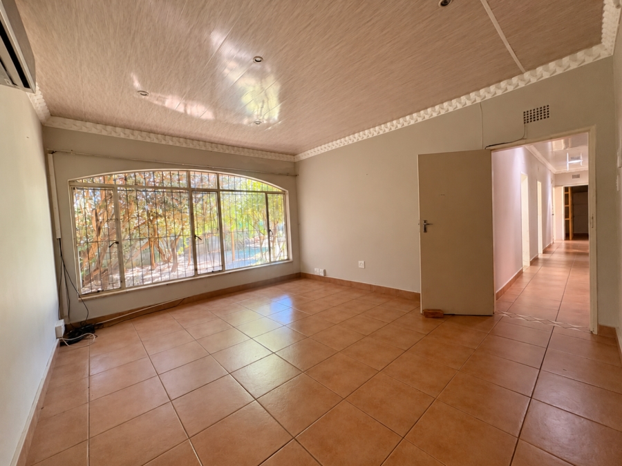 4 Bedroom Property for Sale in Flamwood North West